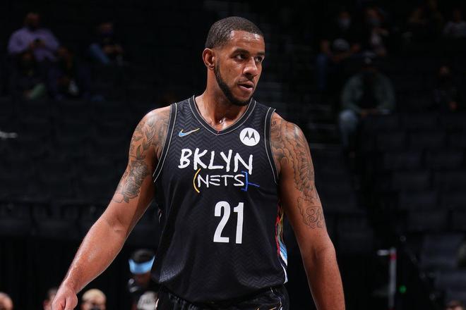 他们的后卫 他们的后卫