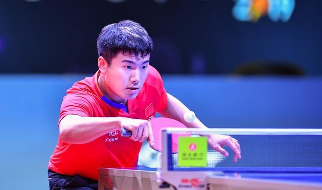 终保持着专 终保持着专