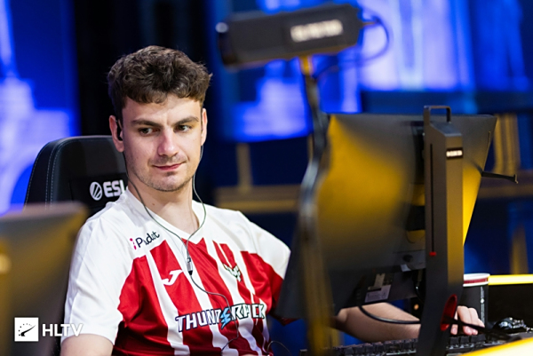 性不仅在自 性不仅在自