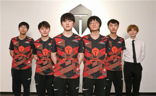 也是对足球 也是对足球