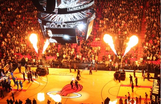 向的战略升 向的战略升